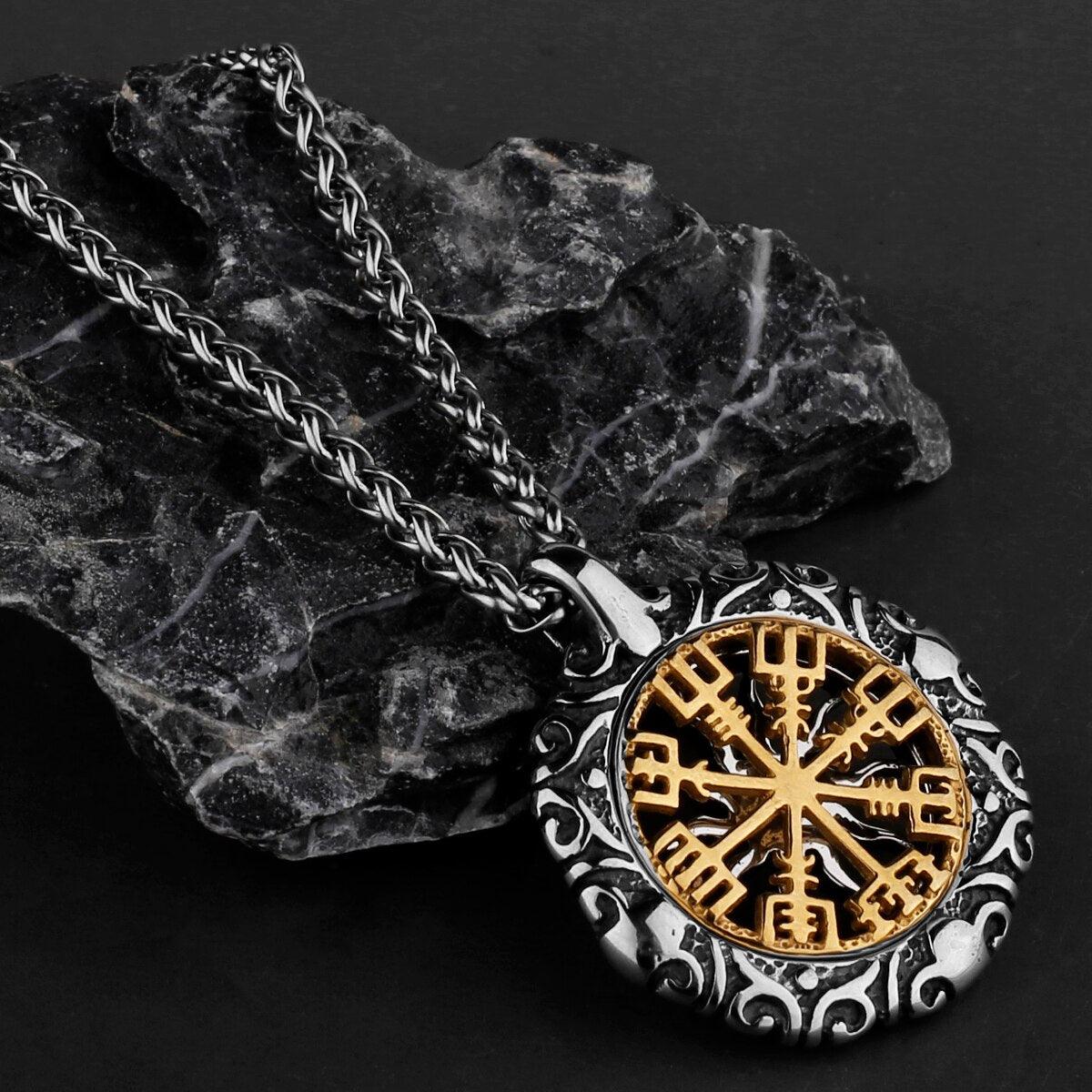 Collier amulette Vegvisir