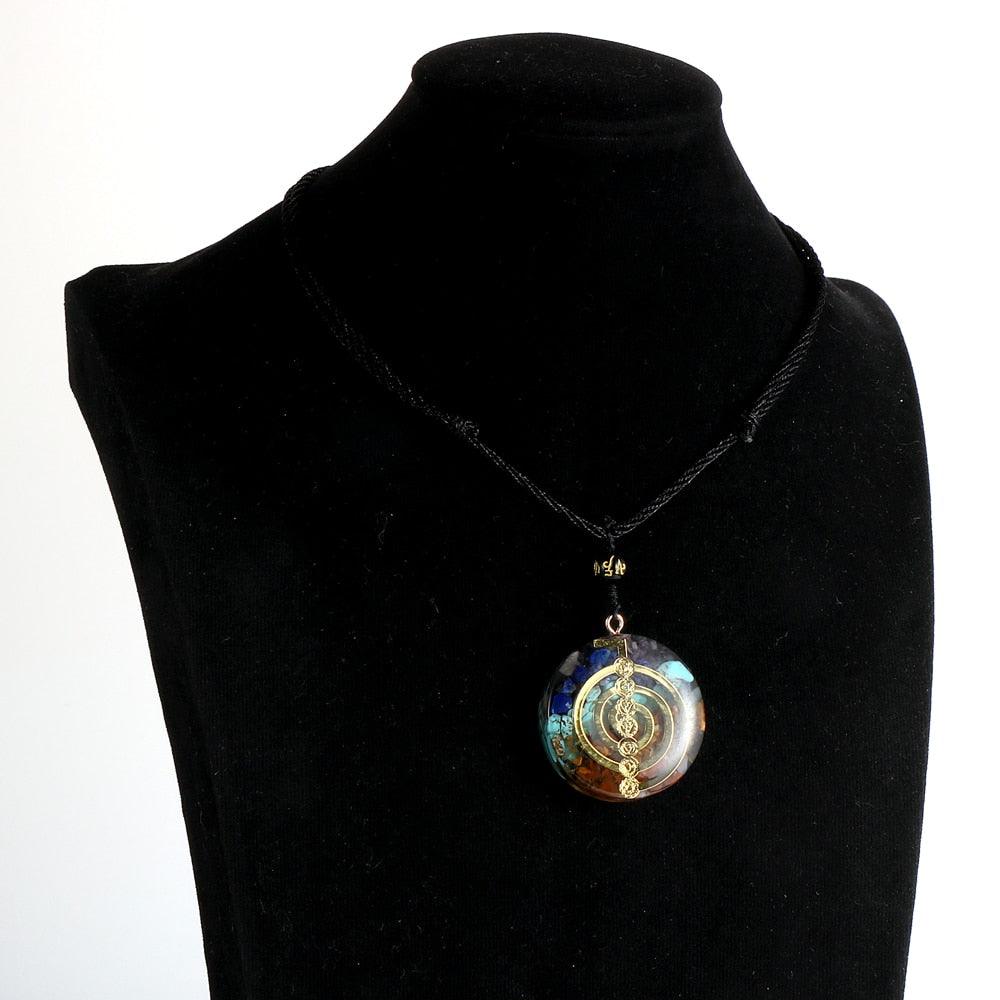 Collier porte-bonheur orgonite 7 chakras