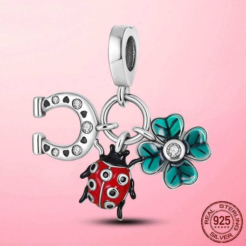 Charm porte-bonheur trèfle à 4 feuilles