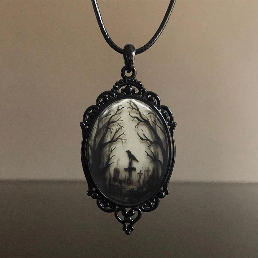 Collier amulette de protection corbeau