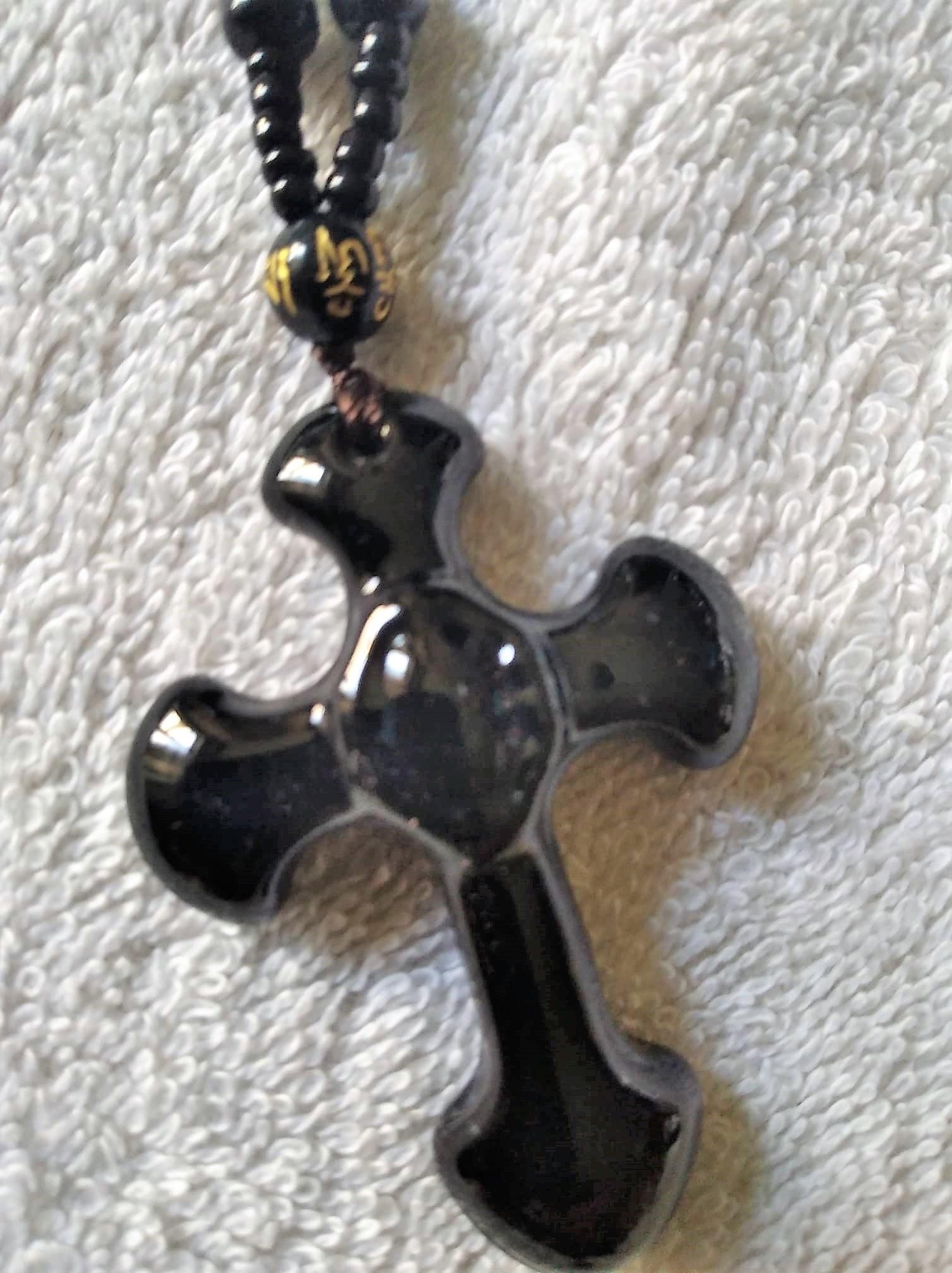 Amulette de protection croix