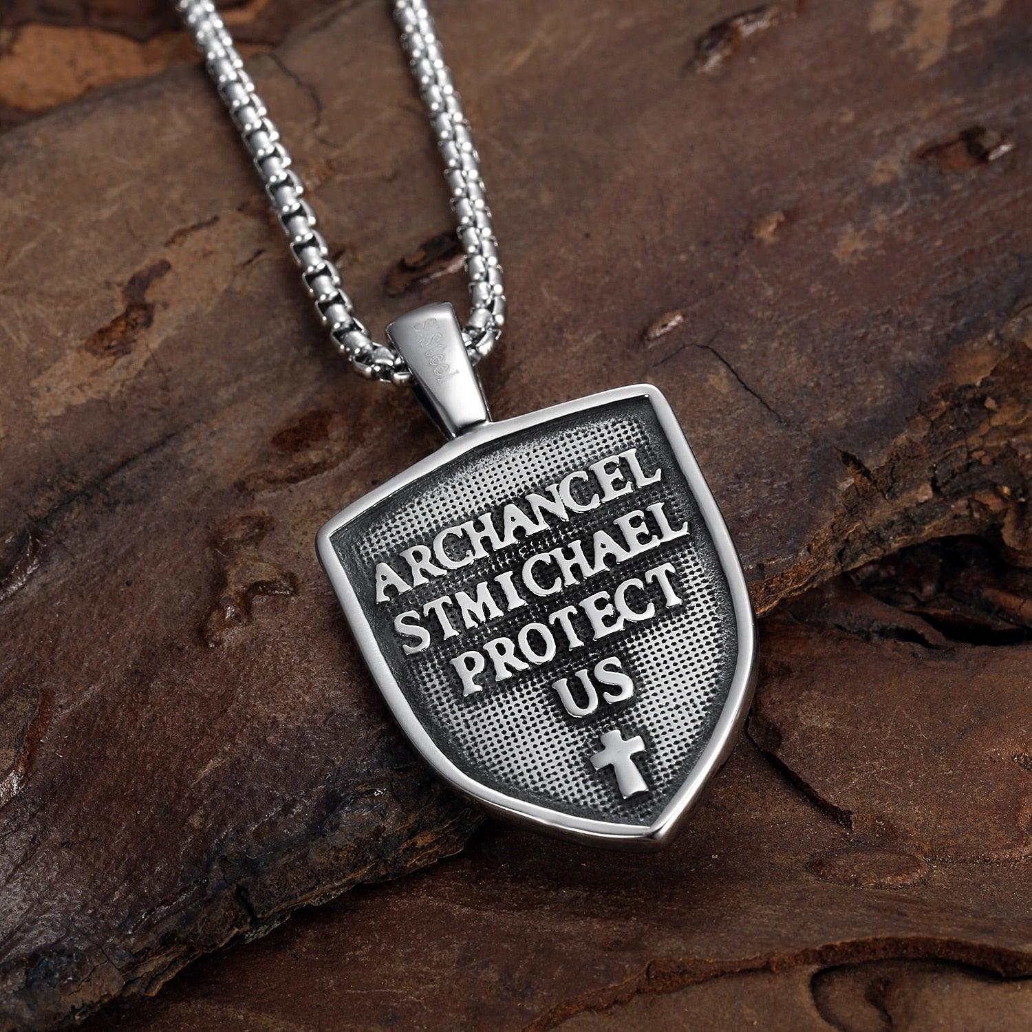 Collier amulette Saint-Michel