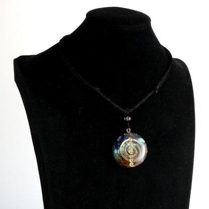 Collier porte-bonheur orgonite 7 chakras